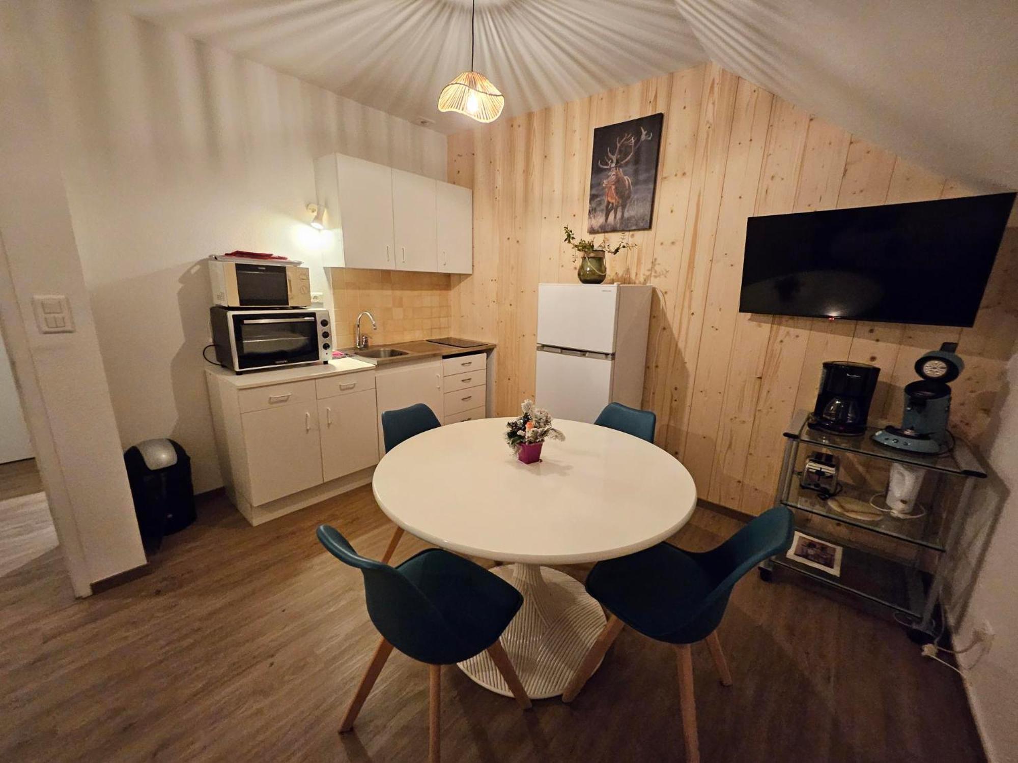 Gite Eglantine 2 A 6 Personnes Avec Spa Et Salle De Jeux Dans La Residence Вантрон Экстерьер фото